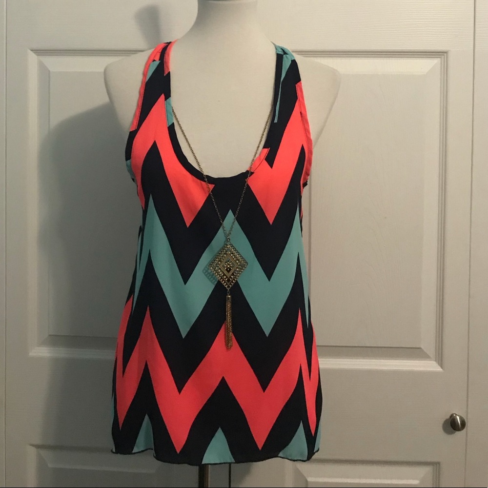NWT Discreet Top Navy, Turquoise and Coral.  Med